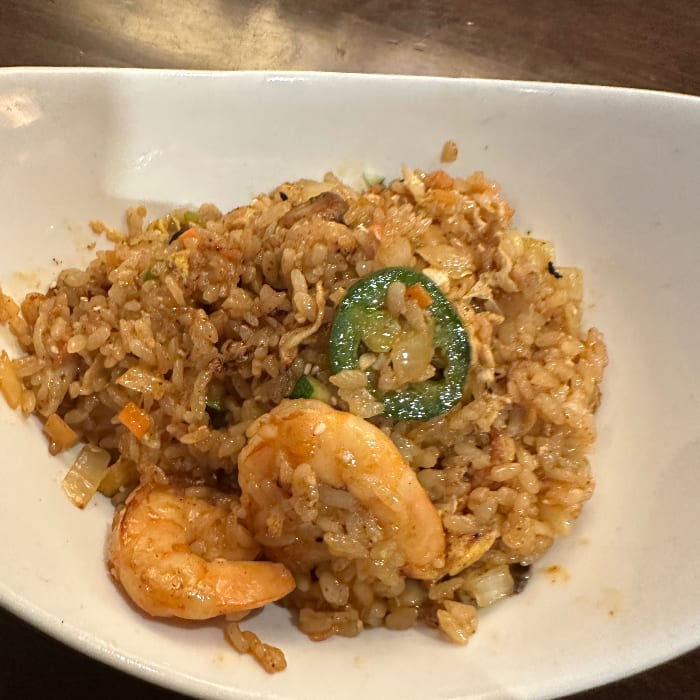  Spicy seafood fried rice.
