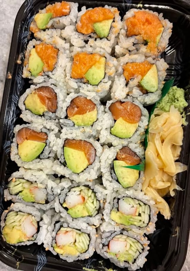 Spicy Salmon Roll.