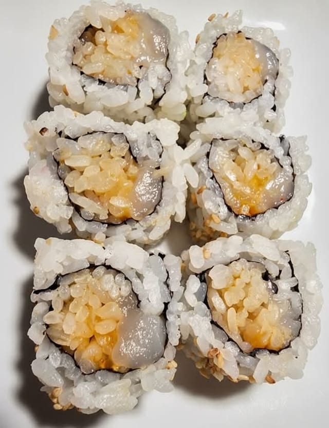 Spicy scallop roll.